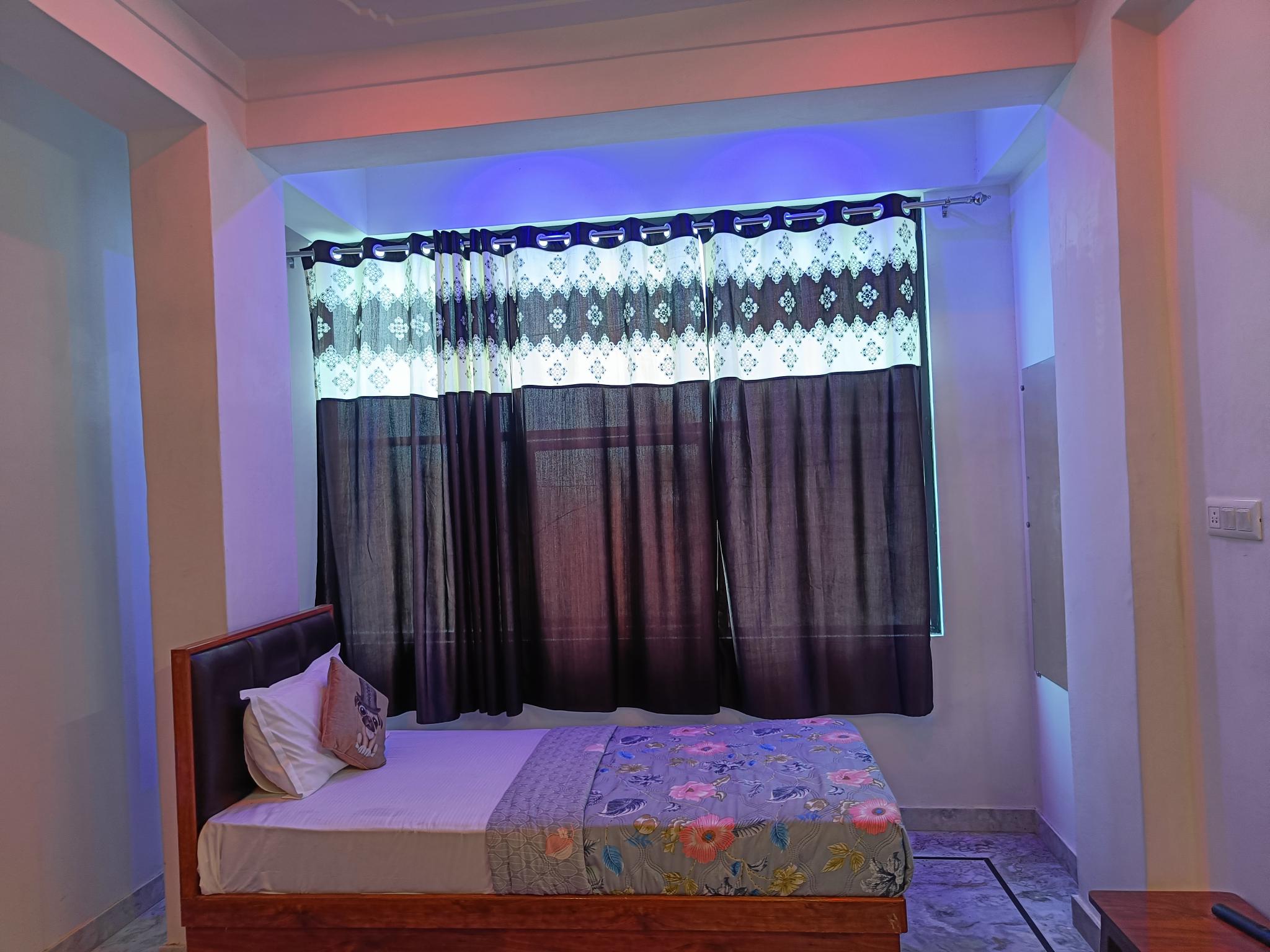 Hotel Gopi Palace - Tap to explore photos