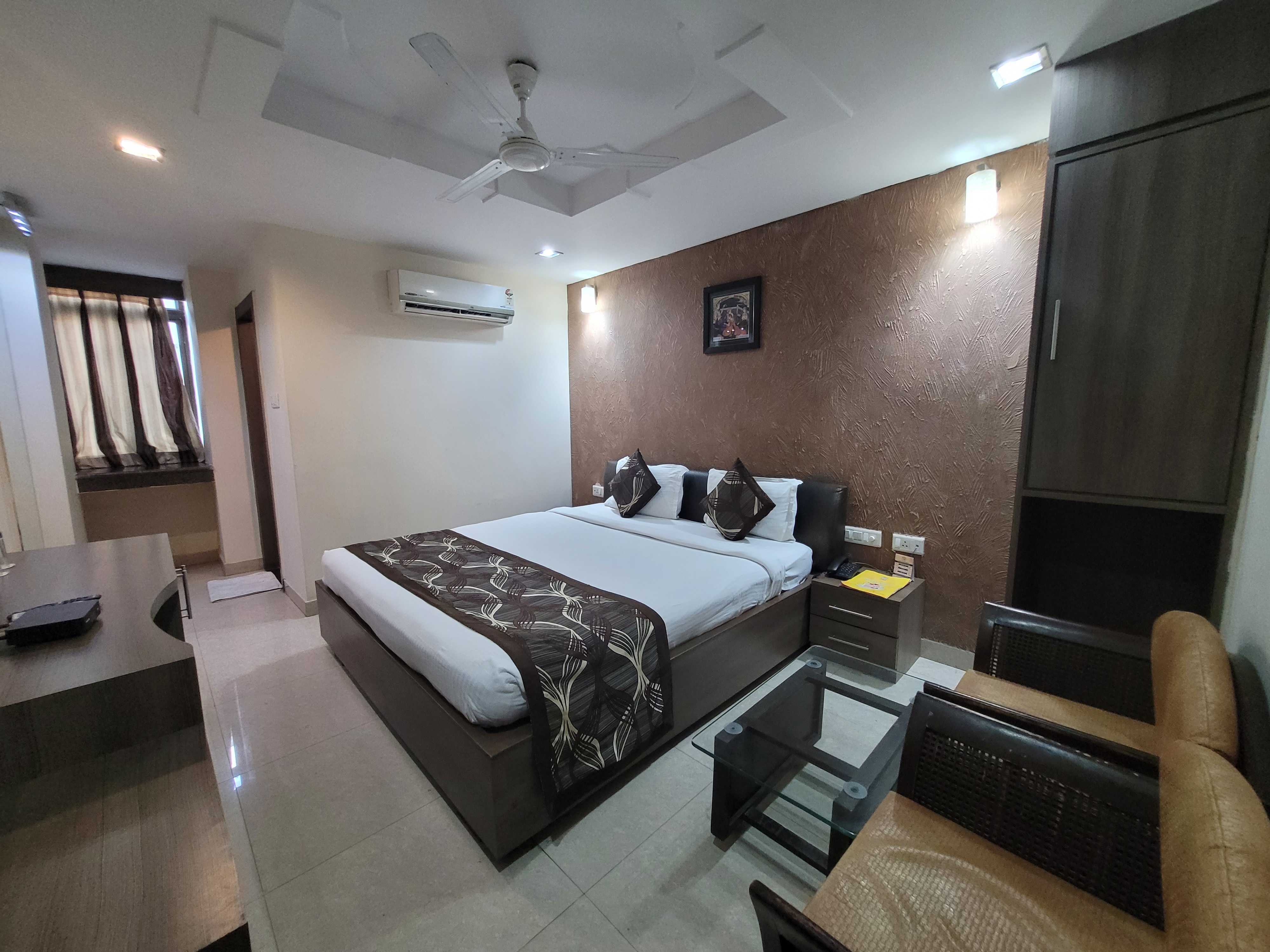 Hotel Raj Residency - Tap to explore photos