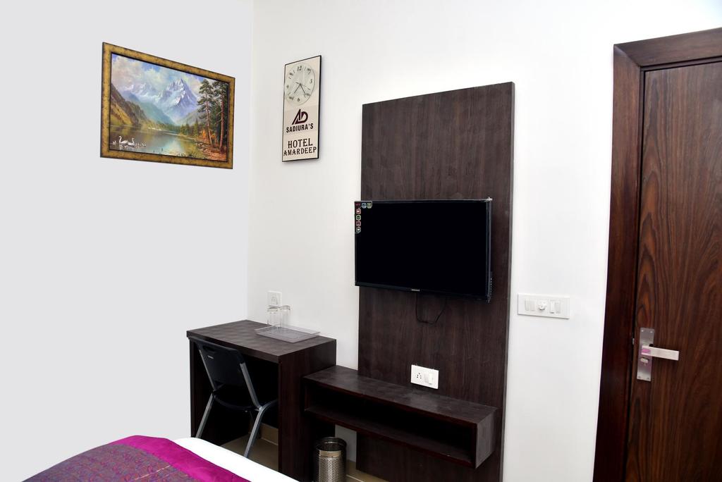 Hotel Amardeep - Tap to explore photos