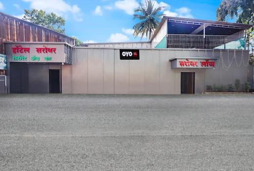 Hotel O Sarovar