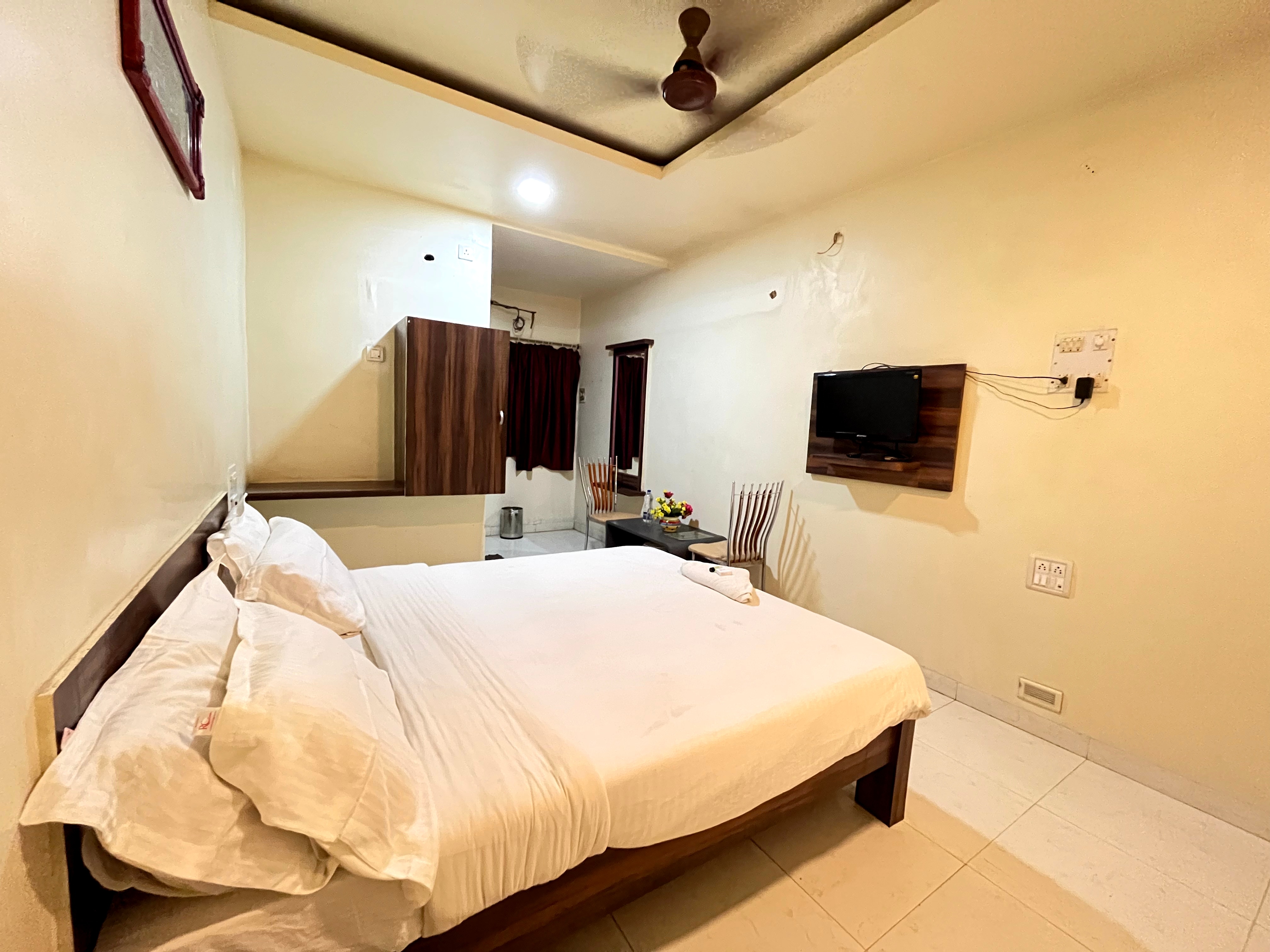 Hotel Udayshree Palace - Tap to explore photos