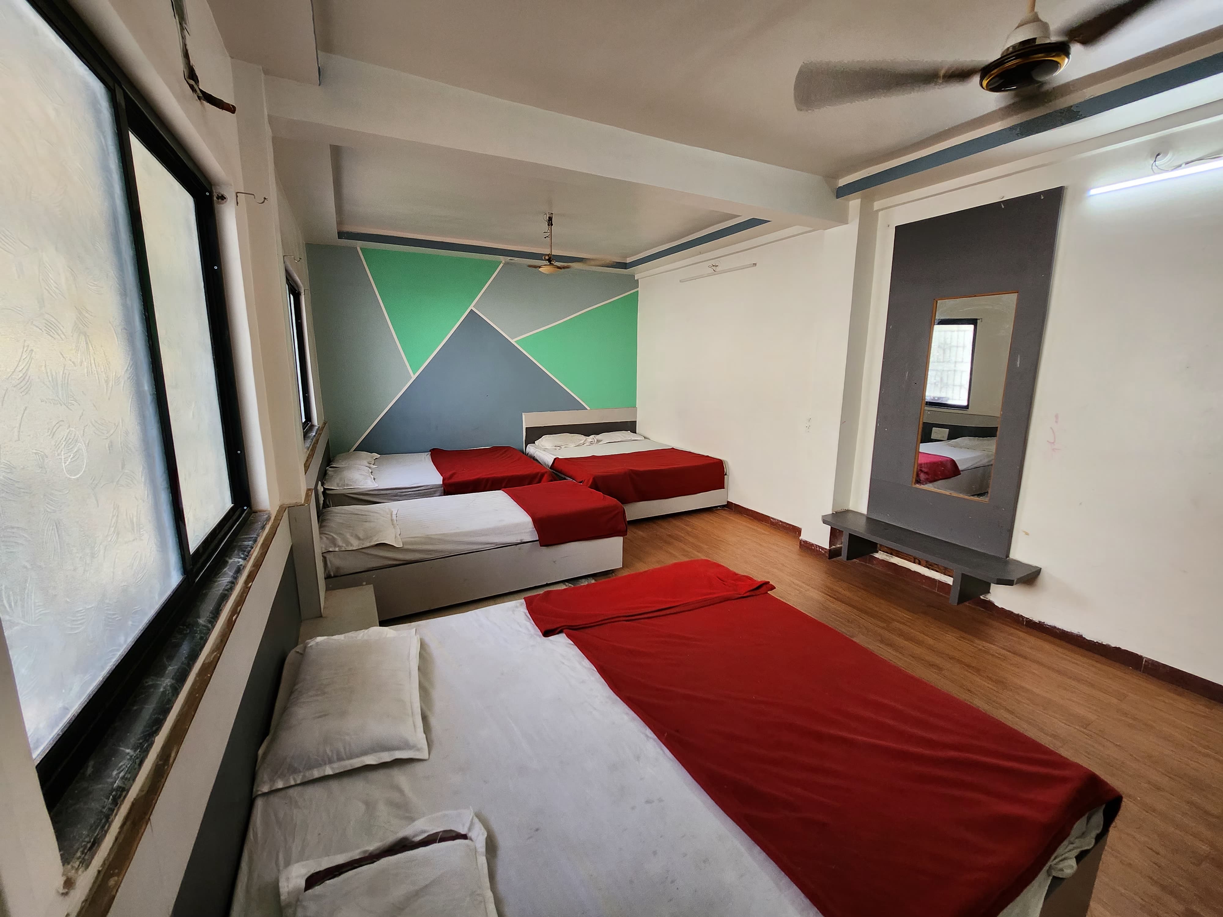 Hotel sai palace 4