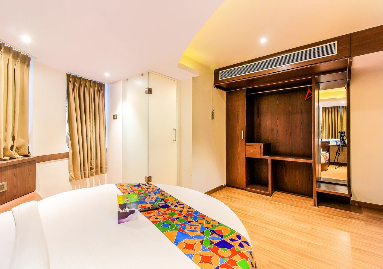 P inn By Glitz Hotel - Tap to explore photos