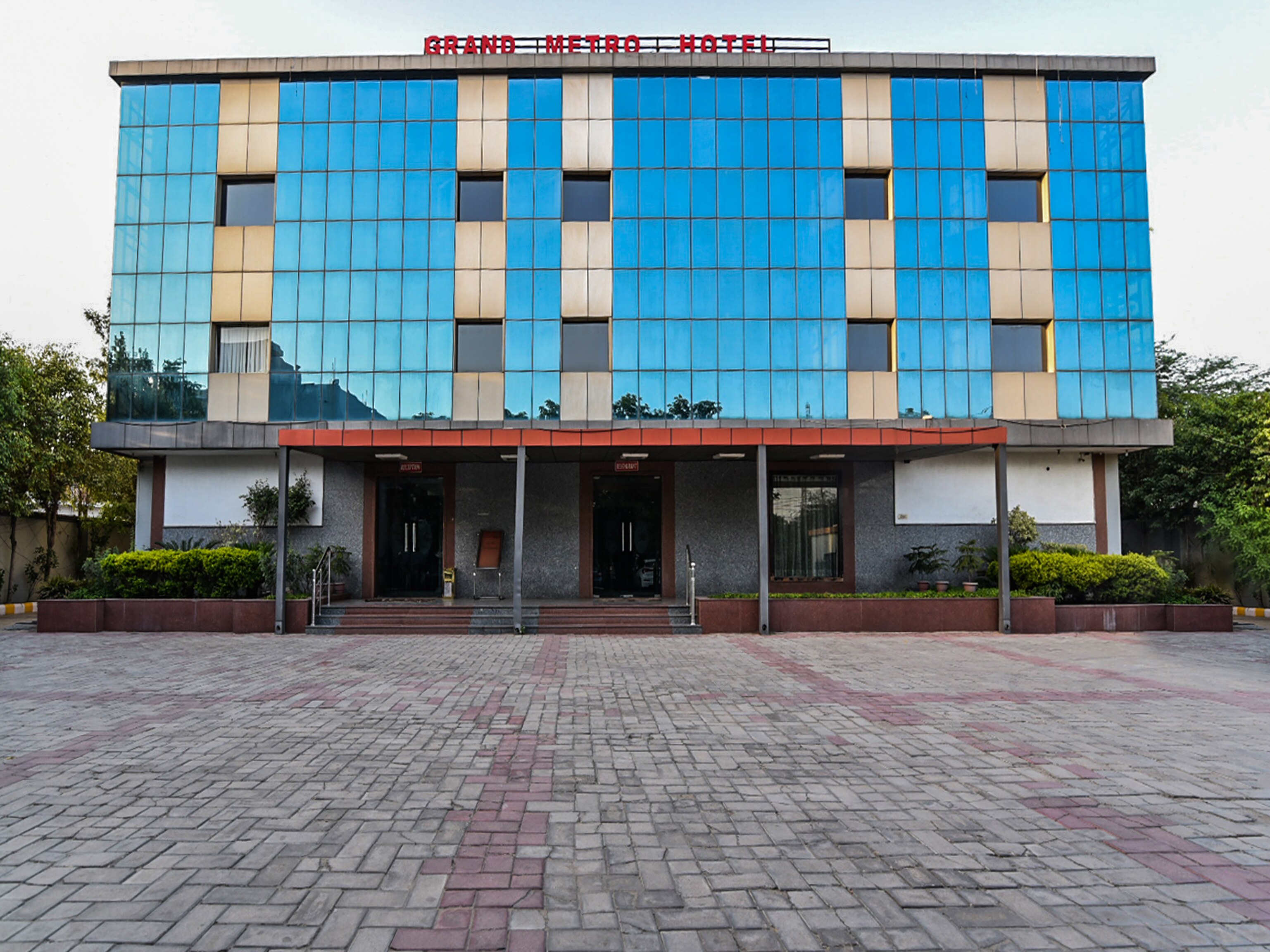 Golden Tulip Hotel Bhiwadi  Bhiwadi INR 869 OFF   3  6  9  9   Hotel