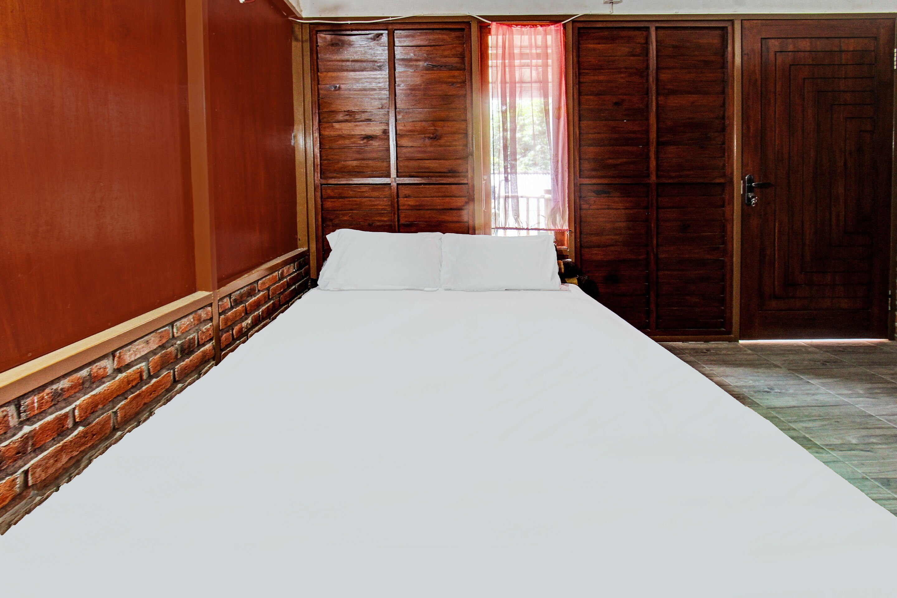 OYO 92354 Samalas Syariah Homestay - Tap to explore photos