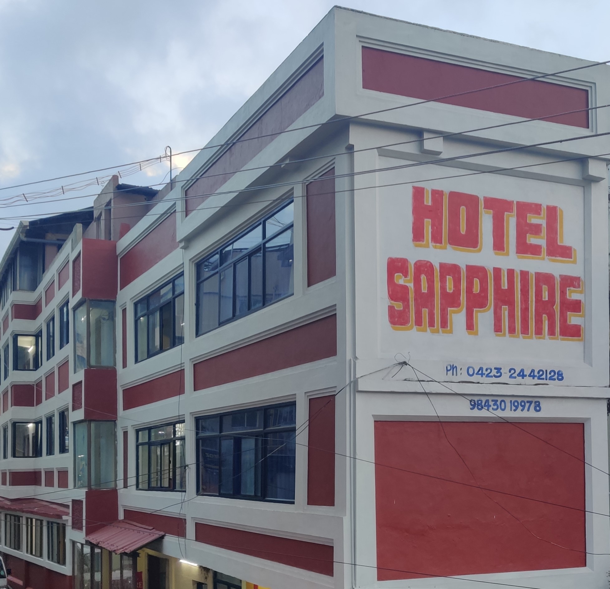 Hotelsapphire - Tap to explore photos