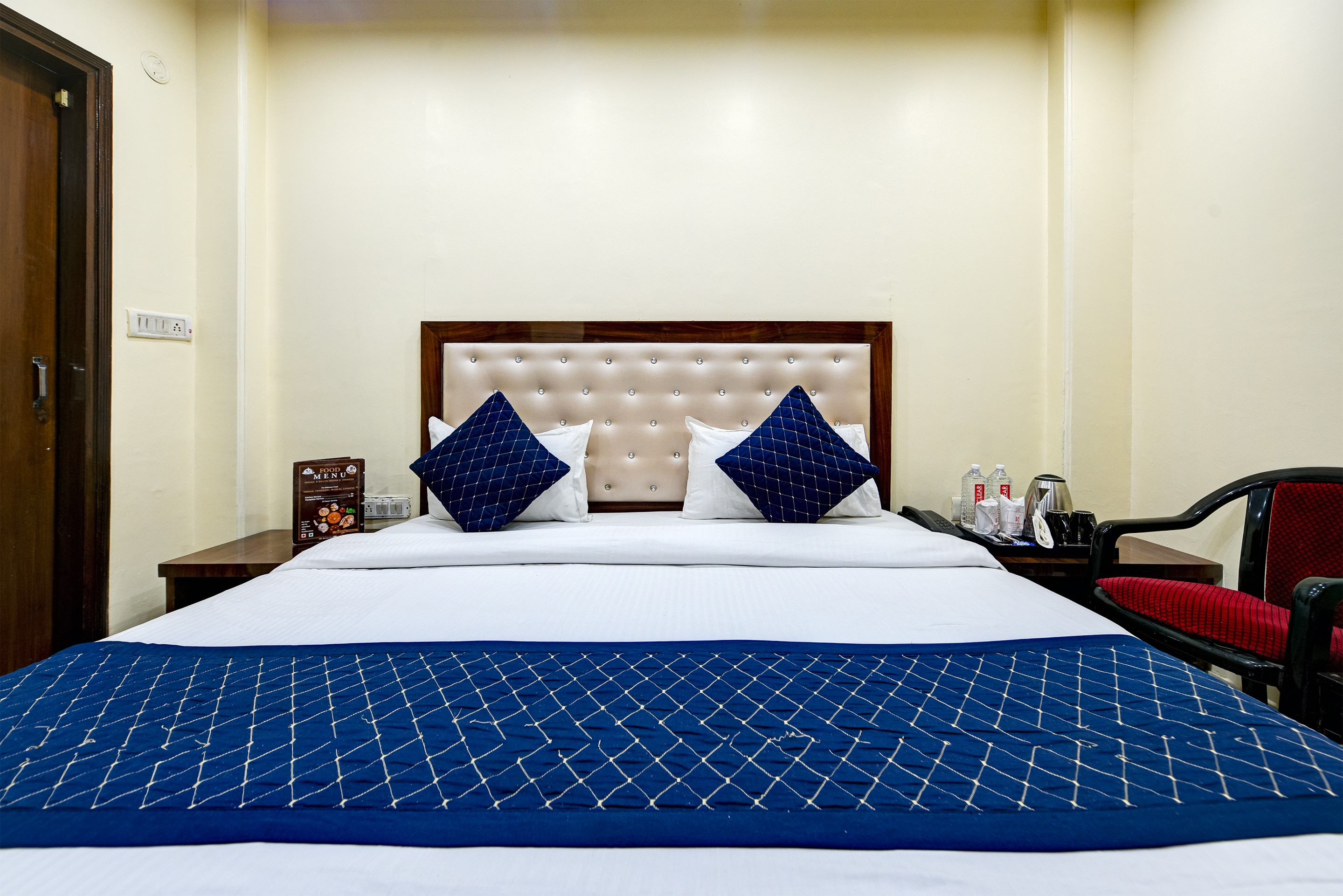 Hotel Guruvas Inn - Tap to explore photos