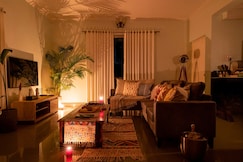 3BHK Bridgerton villa w/pool| 8mins from Calangute by Savera Stays, Goa