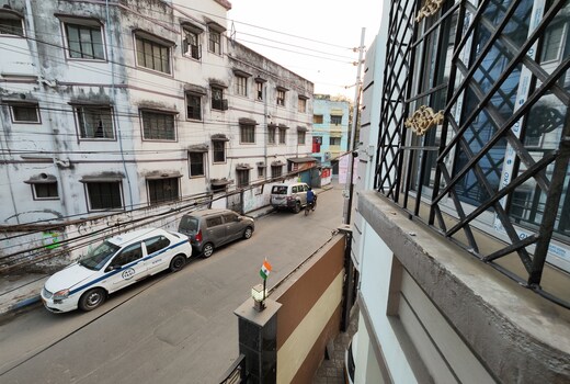 Modern 3BHK Apt for Big Groups and Family in Kasba