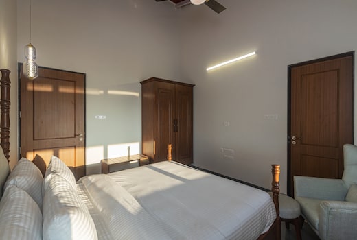 SaffronStays Mariposa by the River Sol
