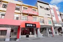 Hotel O Banti Residency, Loni