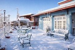 Sansa by the Woods - Manor & Spa, Dhanaulti