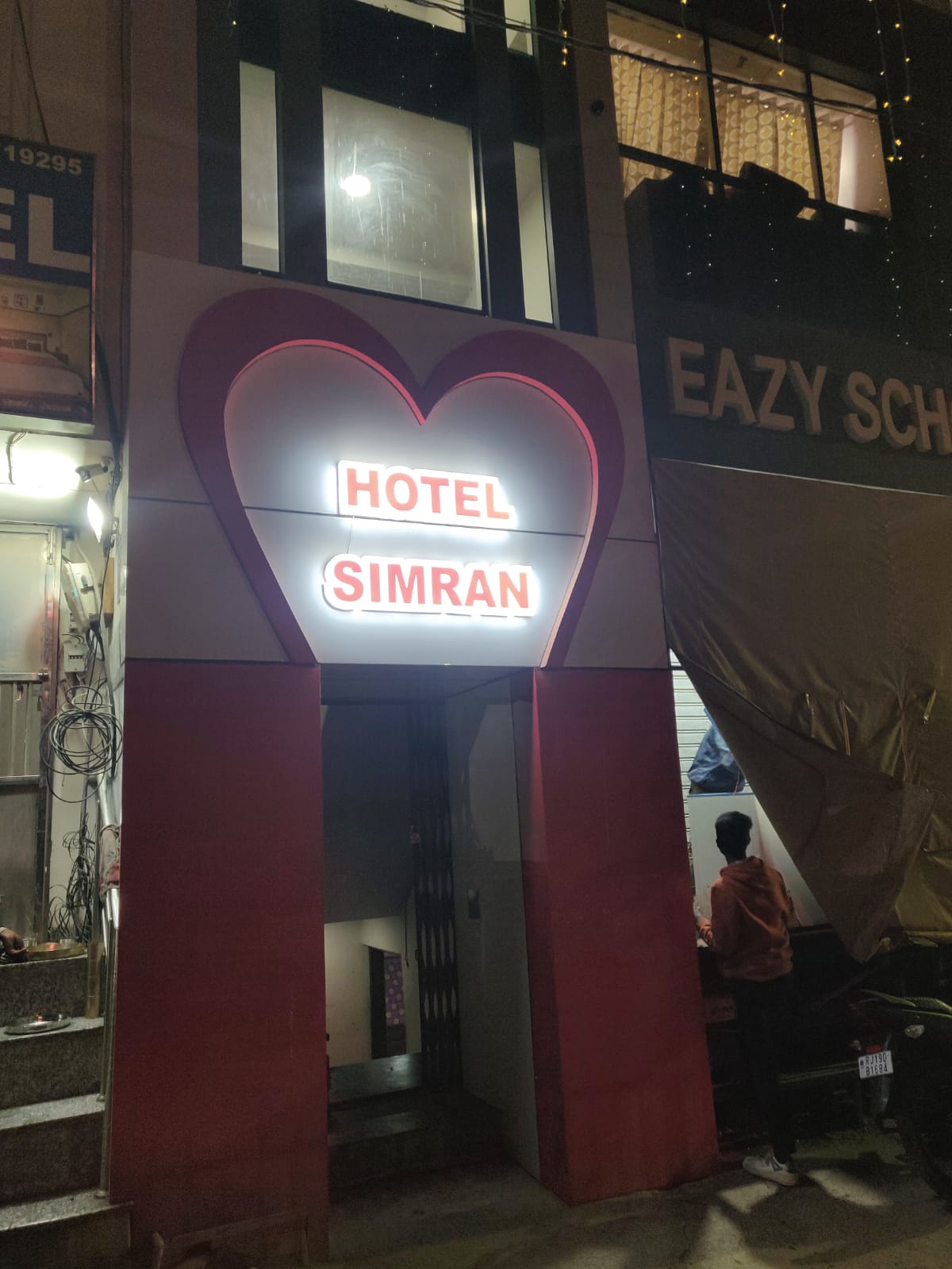 Hotel Simran - Tap to explore photos