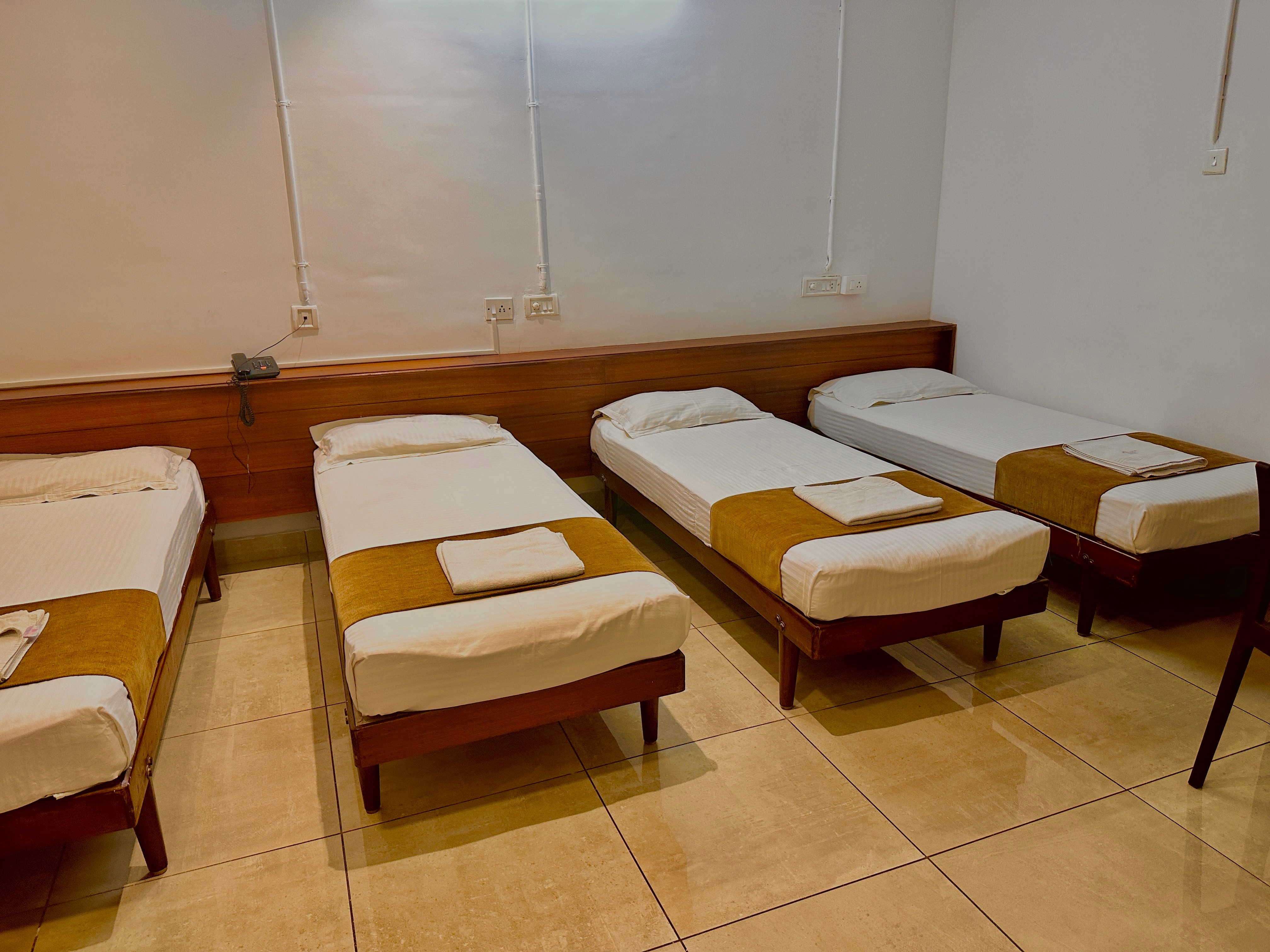 Ayswariya Rooms - Tap to explore photos