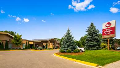 Best Western Plus Guildwood Inn - Tap to explore photos