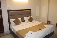 The Naaz Express, Delhi