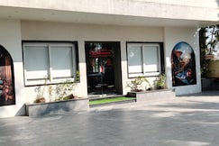 Hotel Kashish Garden & Restaurent, Hinganghat