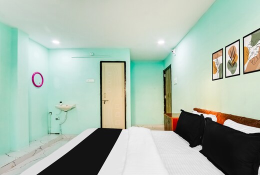 Hotel O Green Light Inn