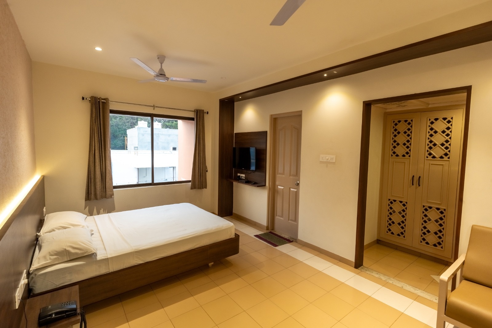 Hotel EMS Mayura - Tap to explore photos