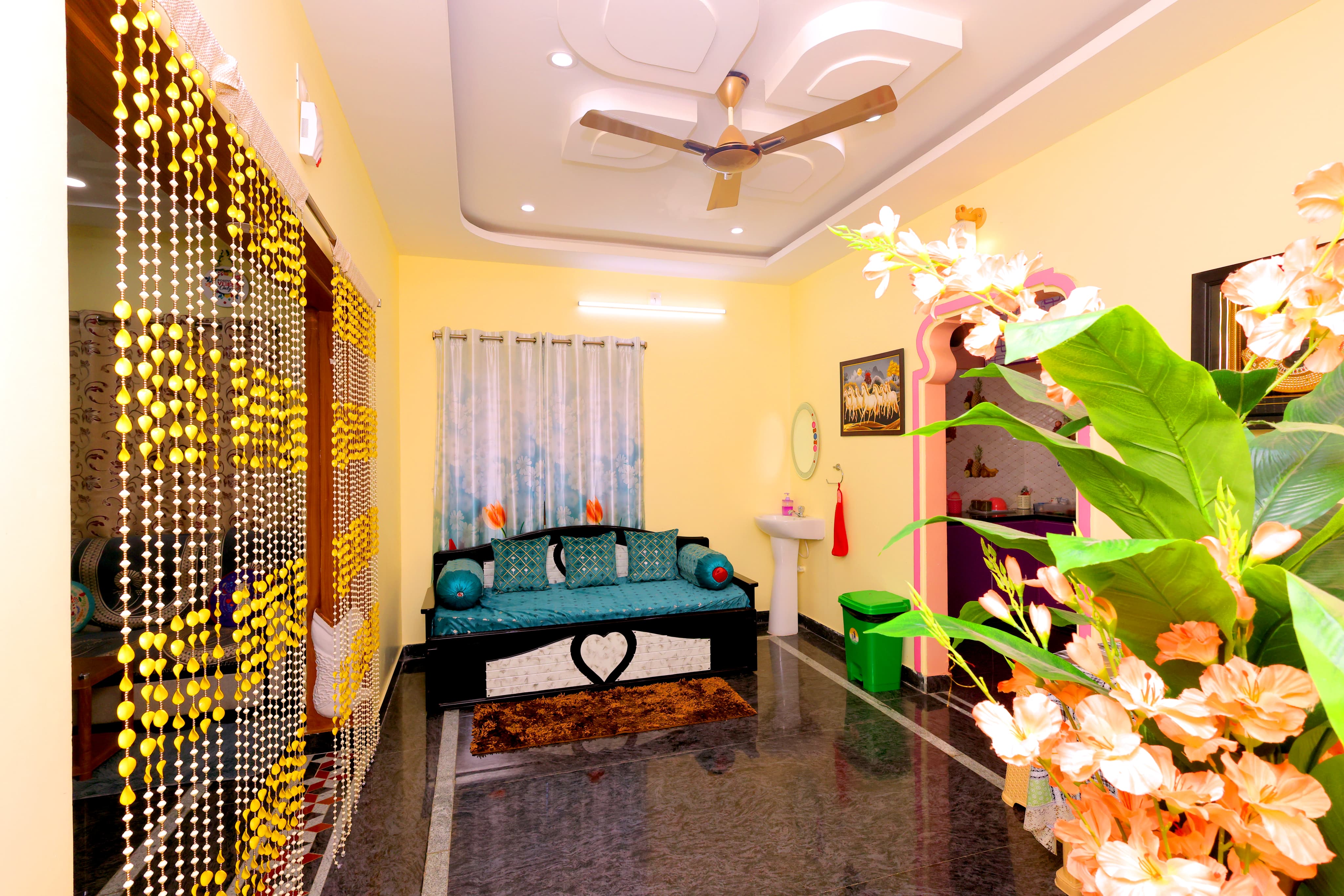 Sri Sakthi Home Stay - Tap to explore photos