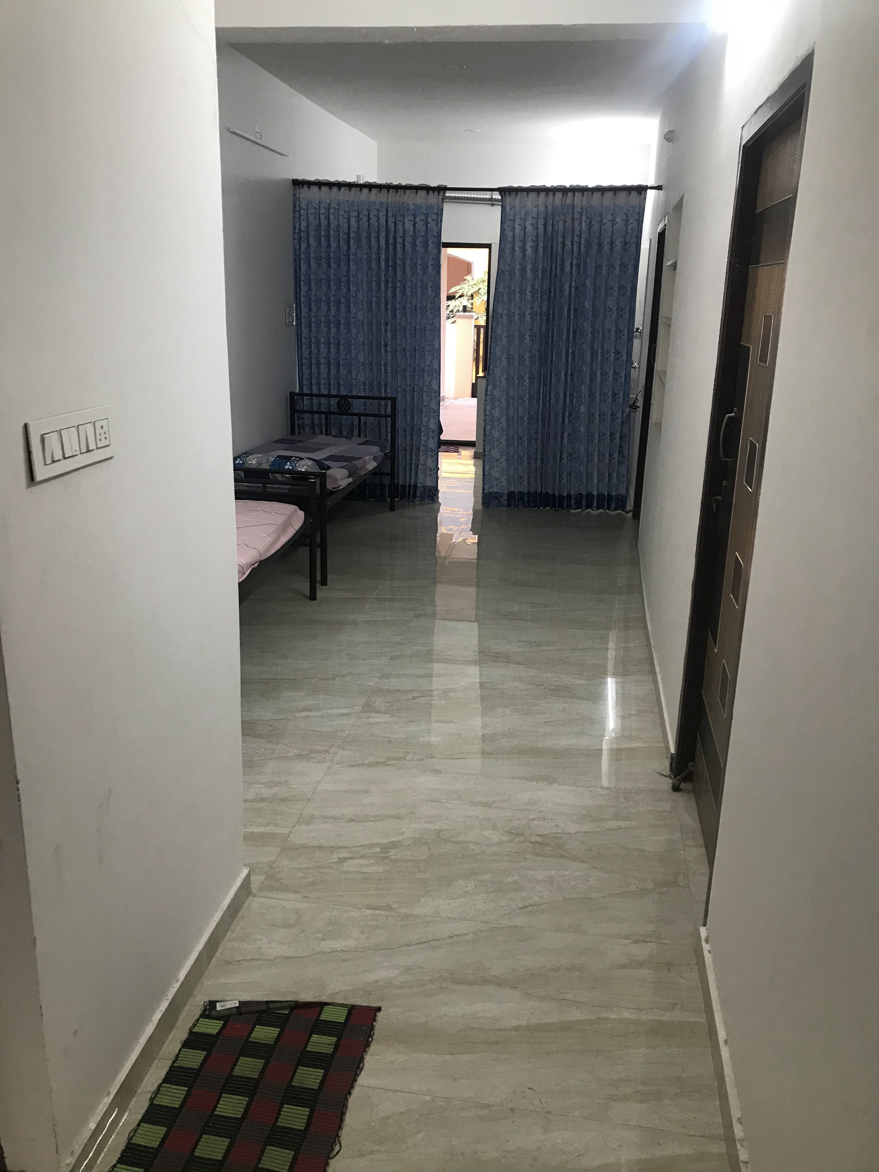 Daily and weekly room - Tap to explore photos