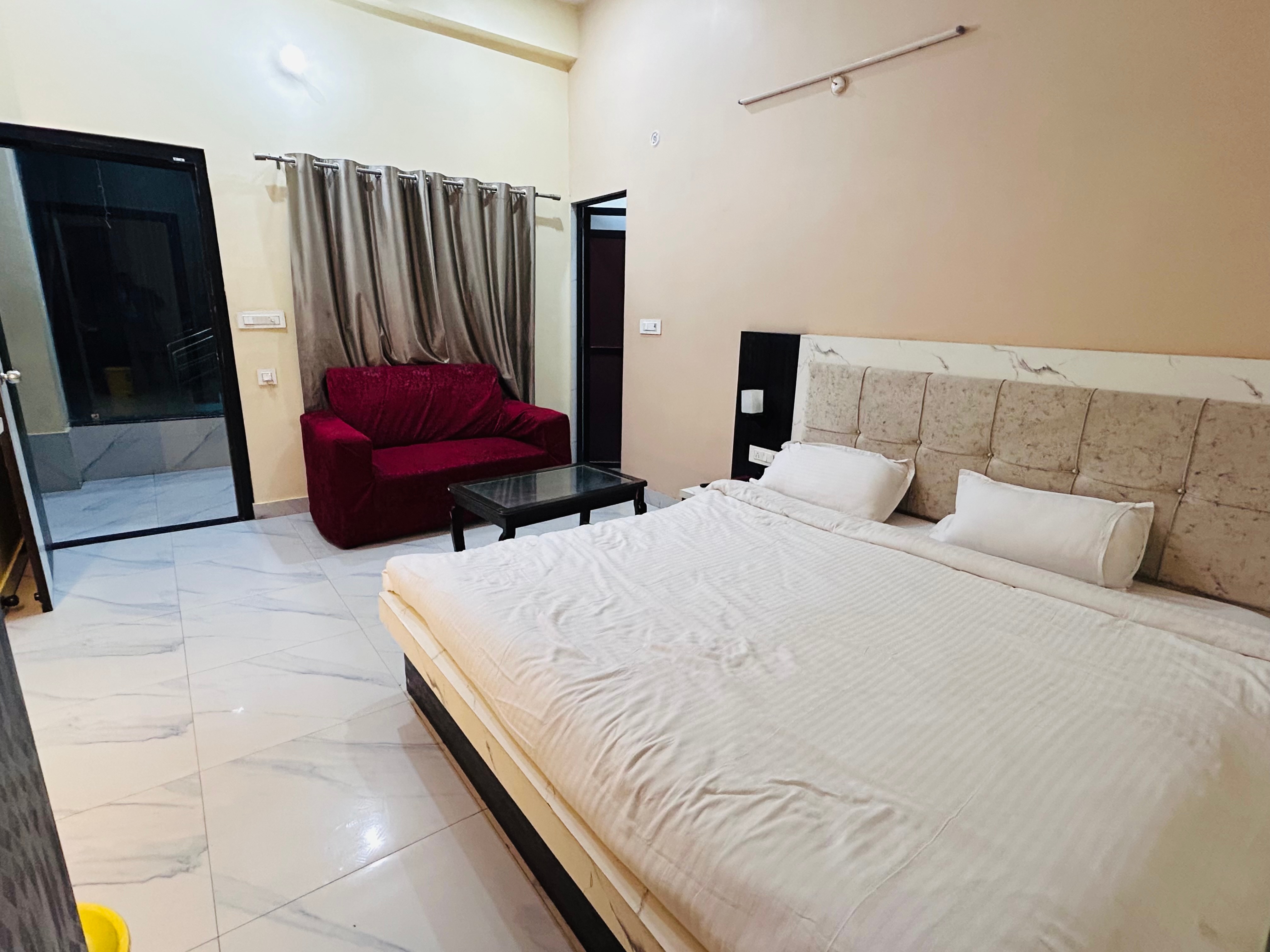 Gokuldham Hotel - Tap to explore photos