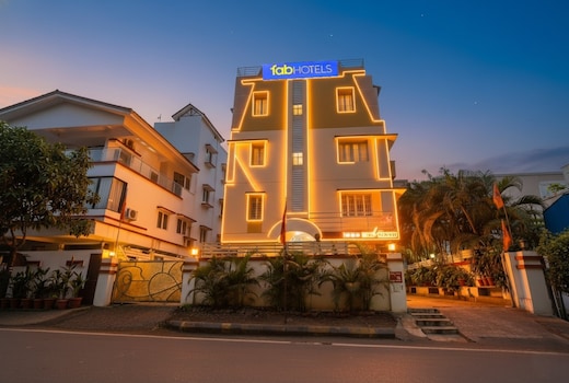 FabHotel Shree Swami - Nr. Bird Valley Udyan