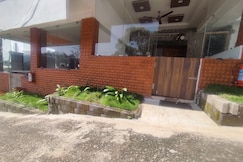 SVS THE HILL STONE RESORT, Yercaud