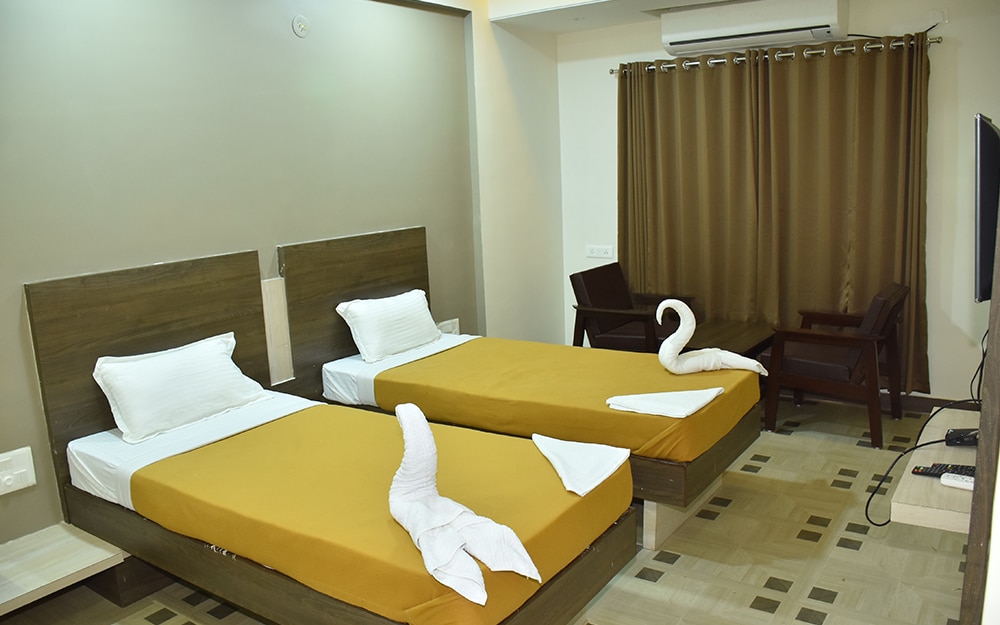 Hotel sumahan - Tap to explore photos