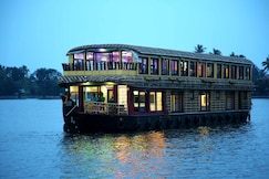 Cosy Houseboats, Alleppey