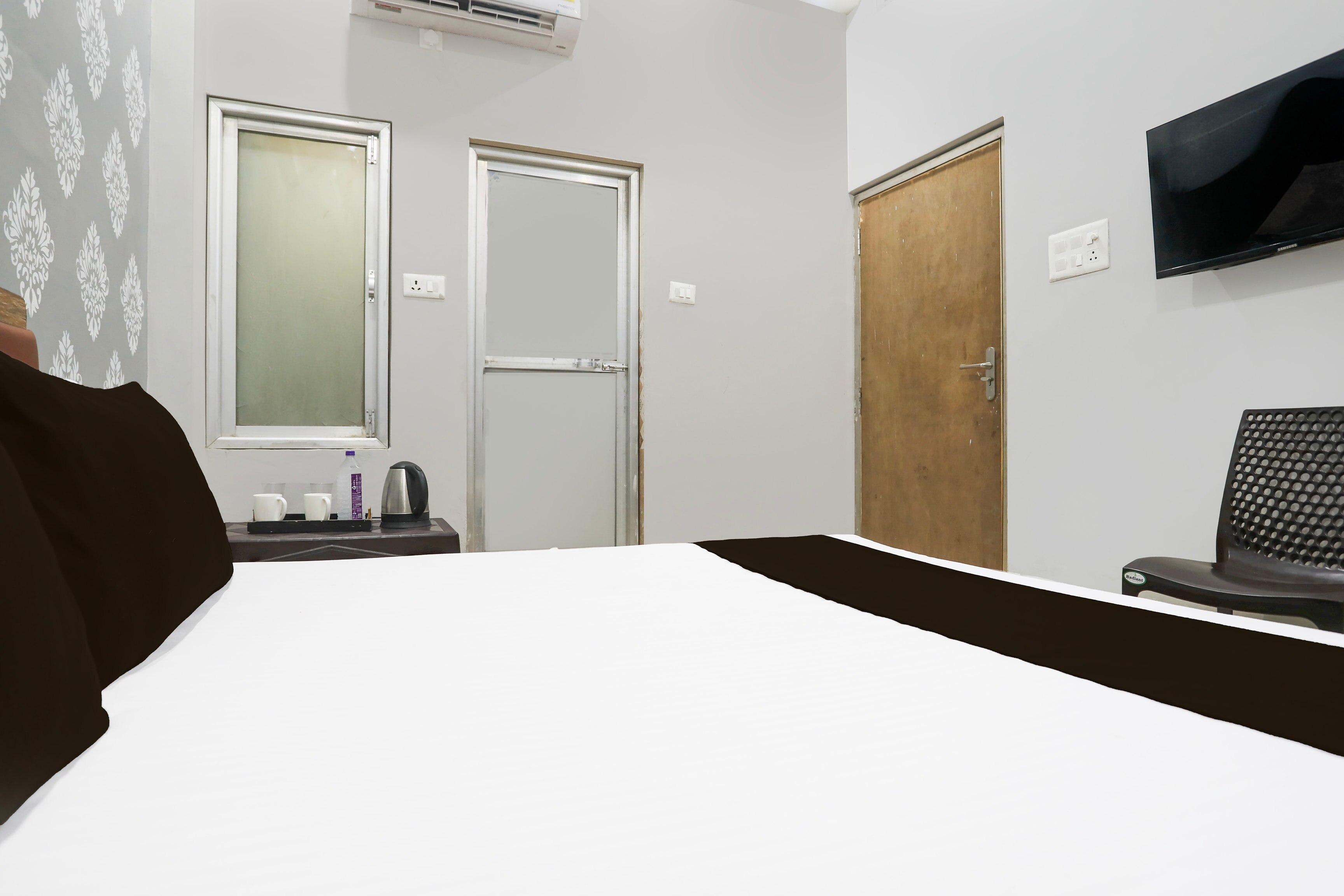 Hotel O Urban Guest House - Tap to explore photos