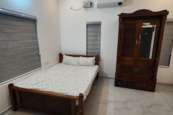 Spacious 5 BHK Luxury Stay, Nedumangad