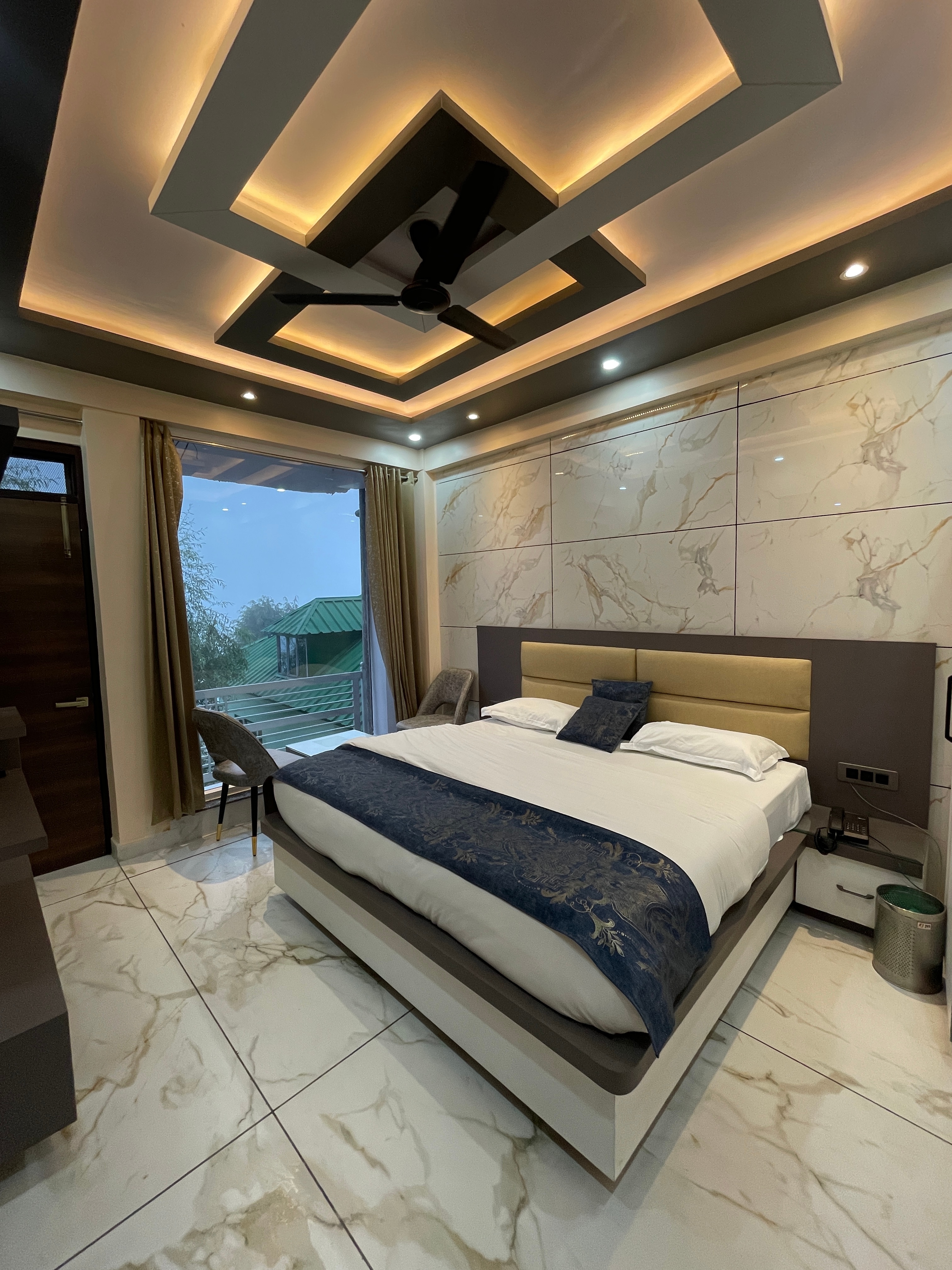 Hotel Shivalik Hills - Tap to explore photos