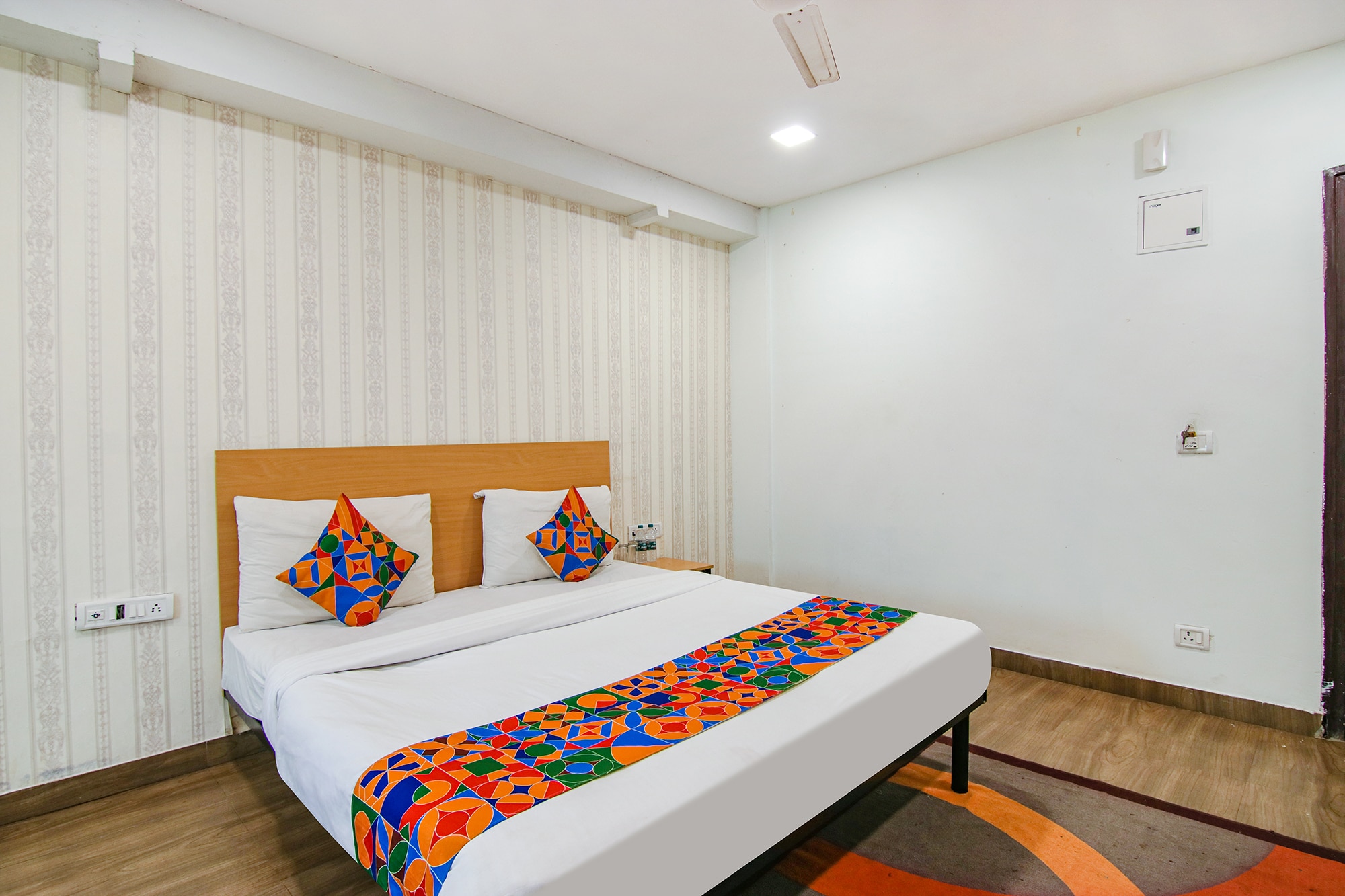 FabHotel Moro Rohini Sector 11 - Tap to explore photos