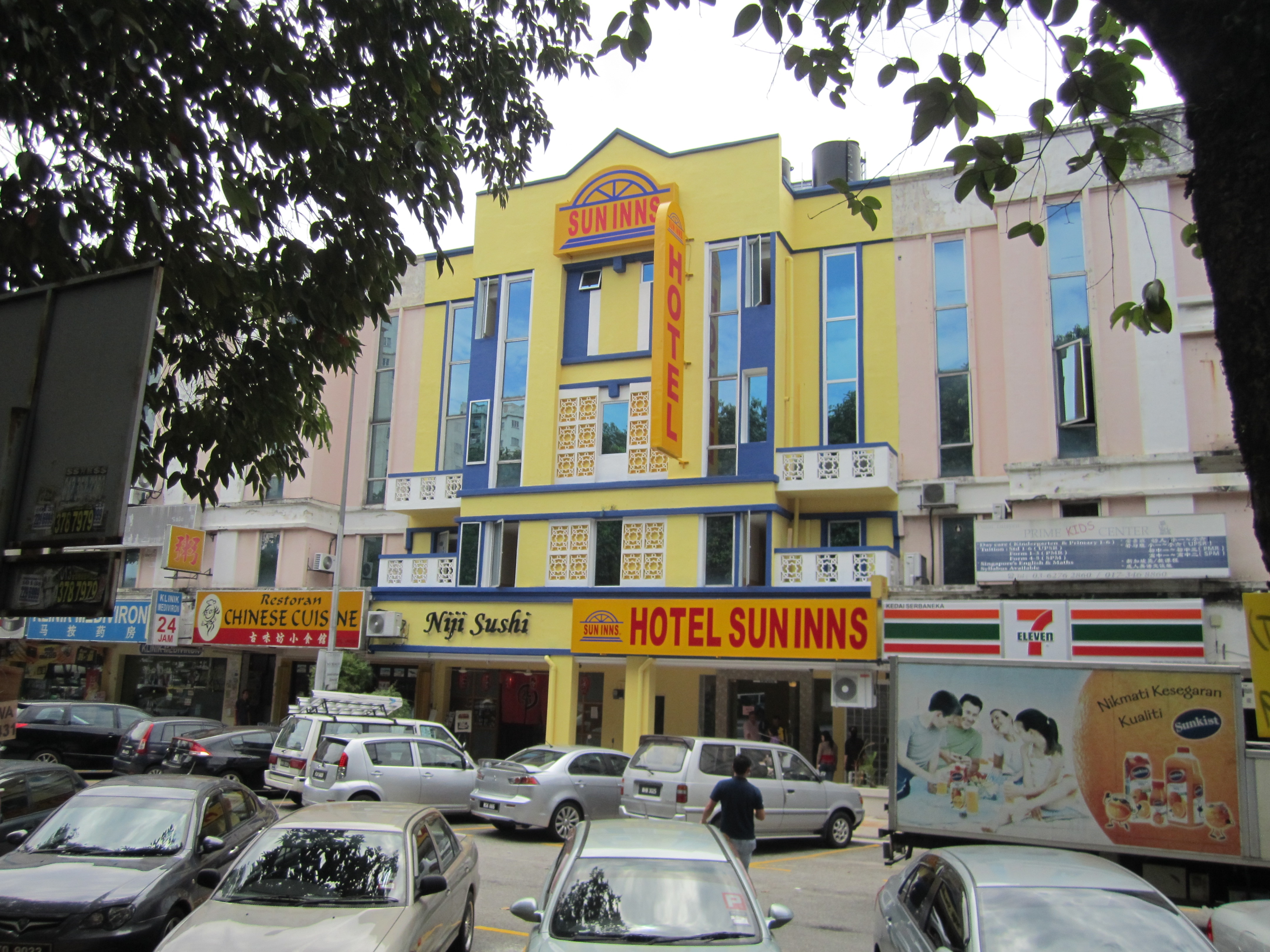 Sun Inns Hotel Kepong - Tap to explore photos
