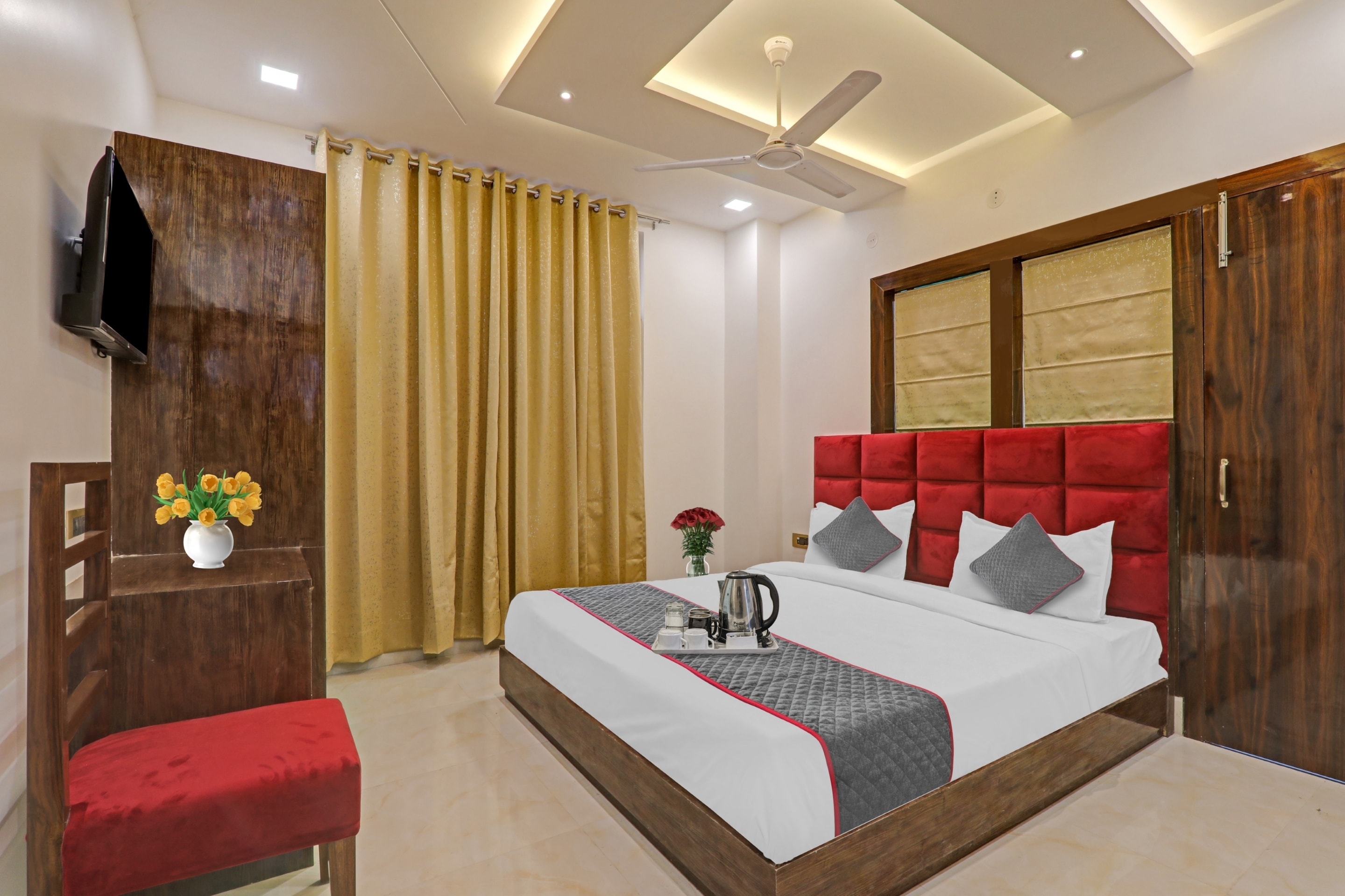 OYO 91140 Hotel Spotlight - Tap to explore photos