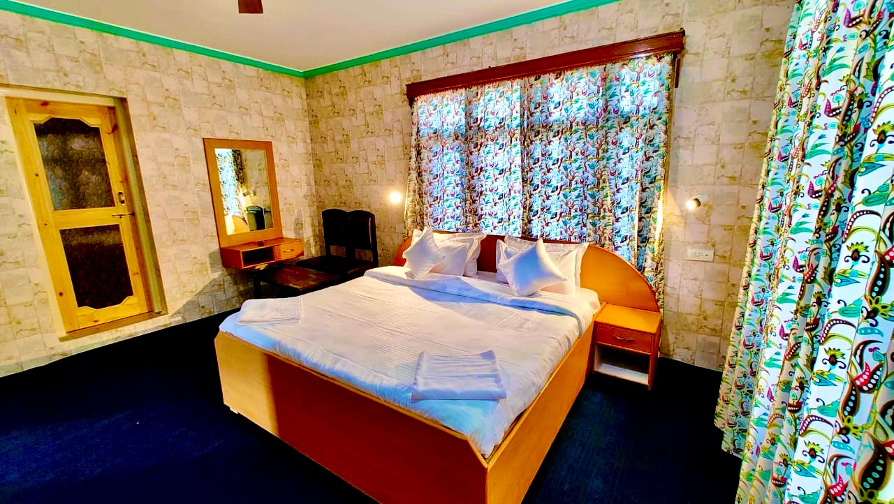 Hotel Zaara Resorts - Tap to explore photos
