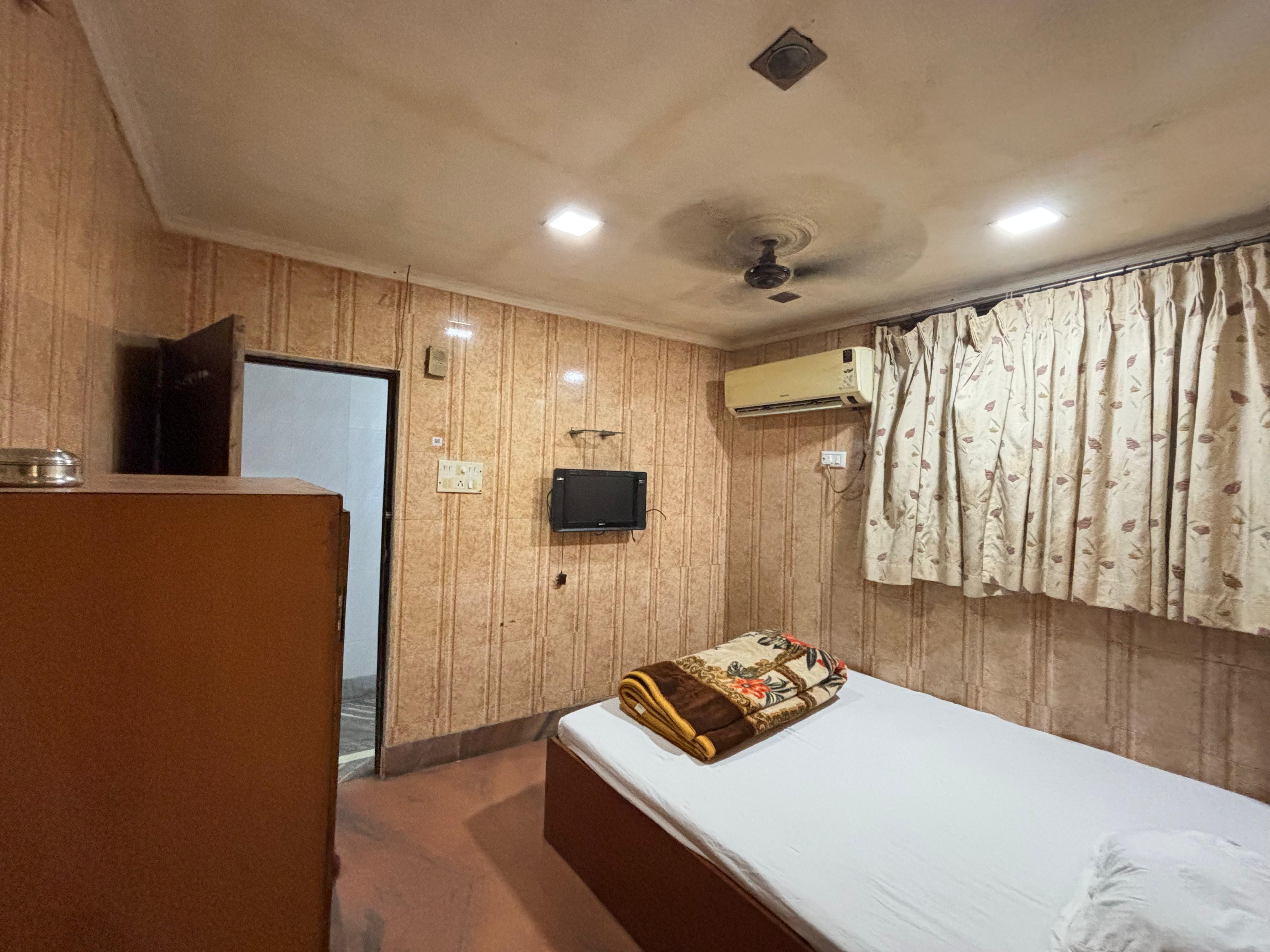 Gulistan Guest House - Tap to explore photos