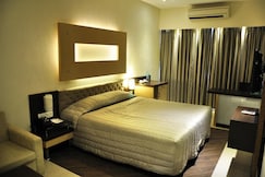Hotel Capitol, Thane