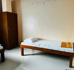 Triple Bed Room With Free Wifi