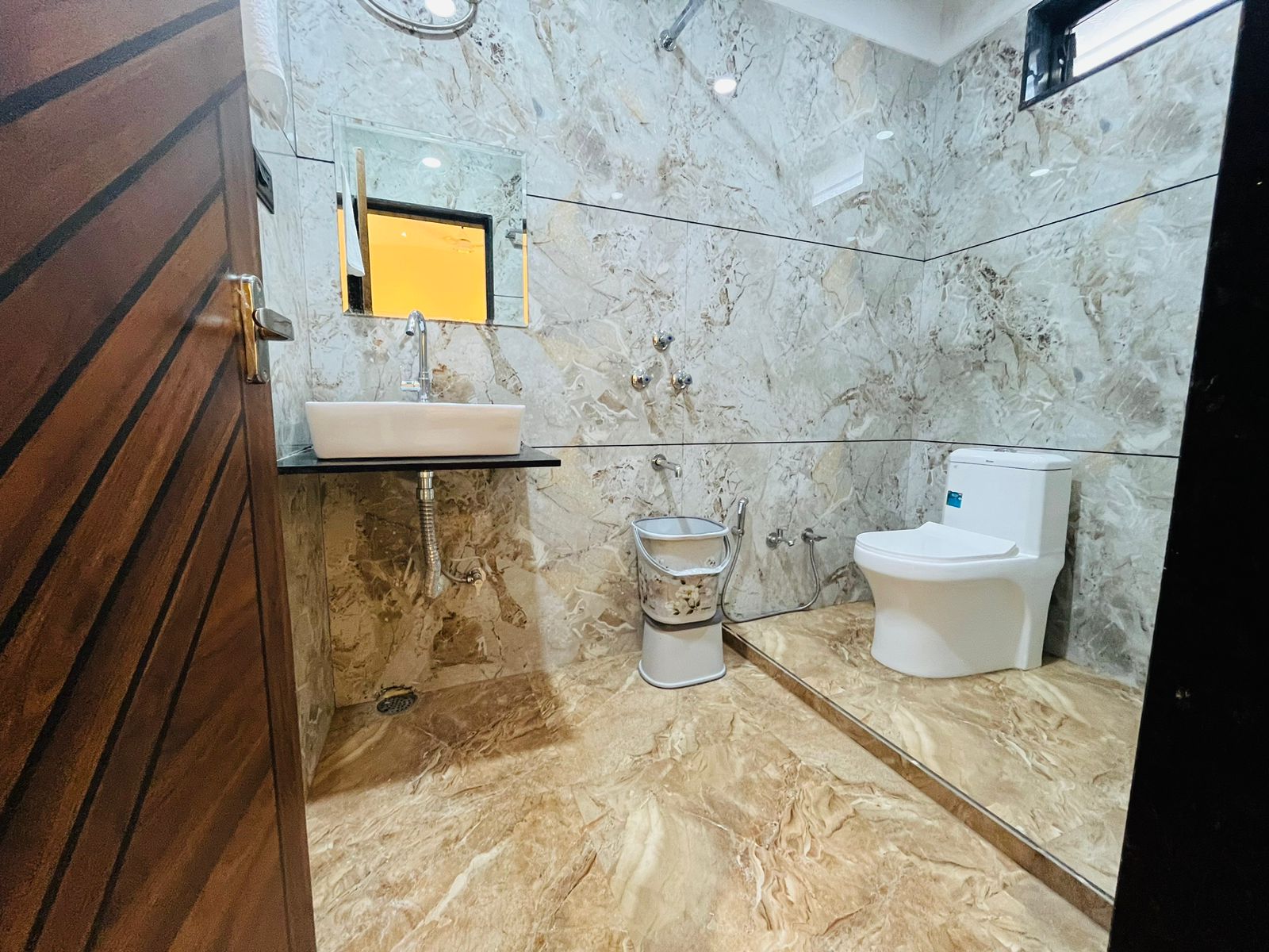 Hotel Laxmi Niwas - Tap to explore photos