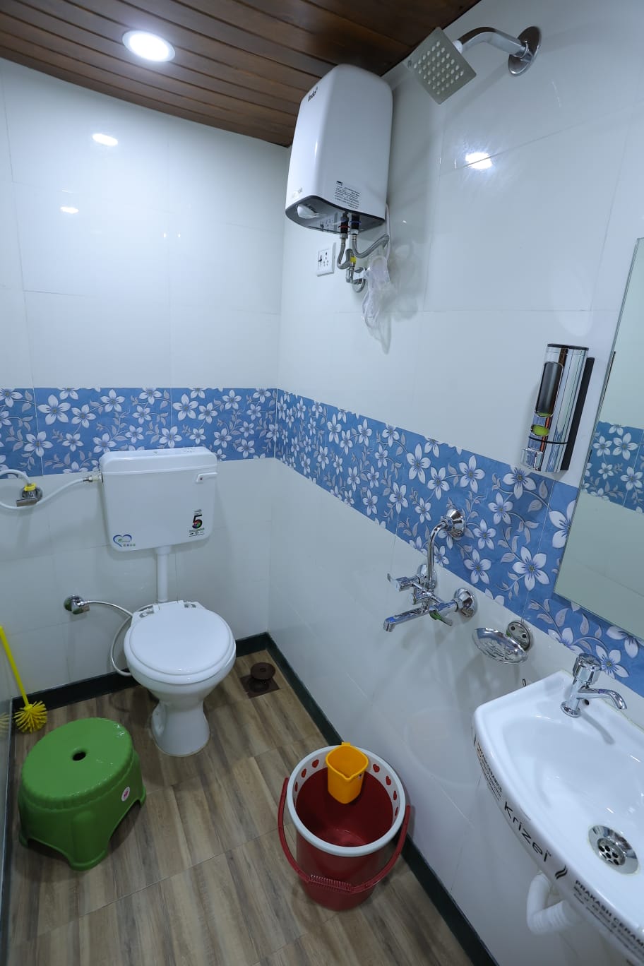 Hotel Shiv Vandana Inn - Tap to explore photos