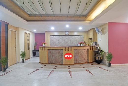 Hotel O Padmini Near Lakdikapool Metro Station