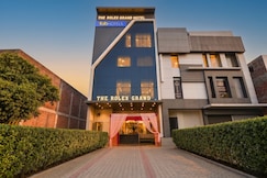 FabHotel The Rolex Grand - Yatharth Super Speciality Hospital, Sector 20, Faridabad