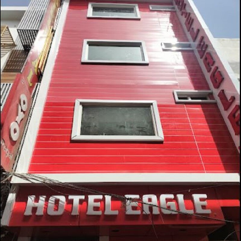 Hotel Eagle - Tap to explore photos