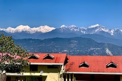 Pine Village Retreat, Darjeeling