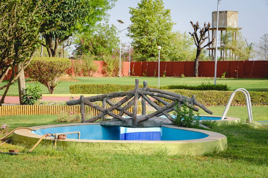 Royale Lalit Farm - Tap to explore photos