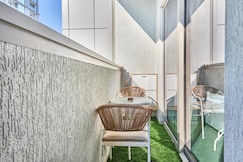 Luxury 1BR Holiday Home CV B 1506 near Downtown, Dubai