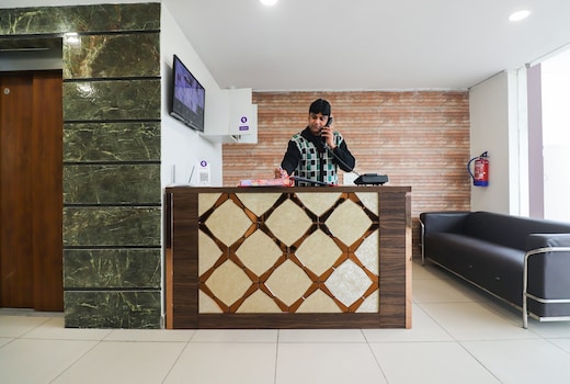 Collection O Green Leaf Residency
