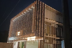 AADHYA HOTEL & ADHIRA RESTAURANT, Orchha